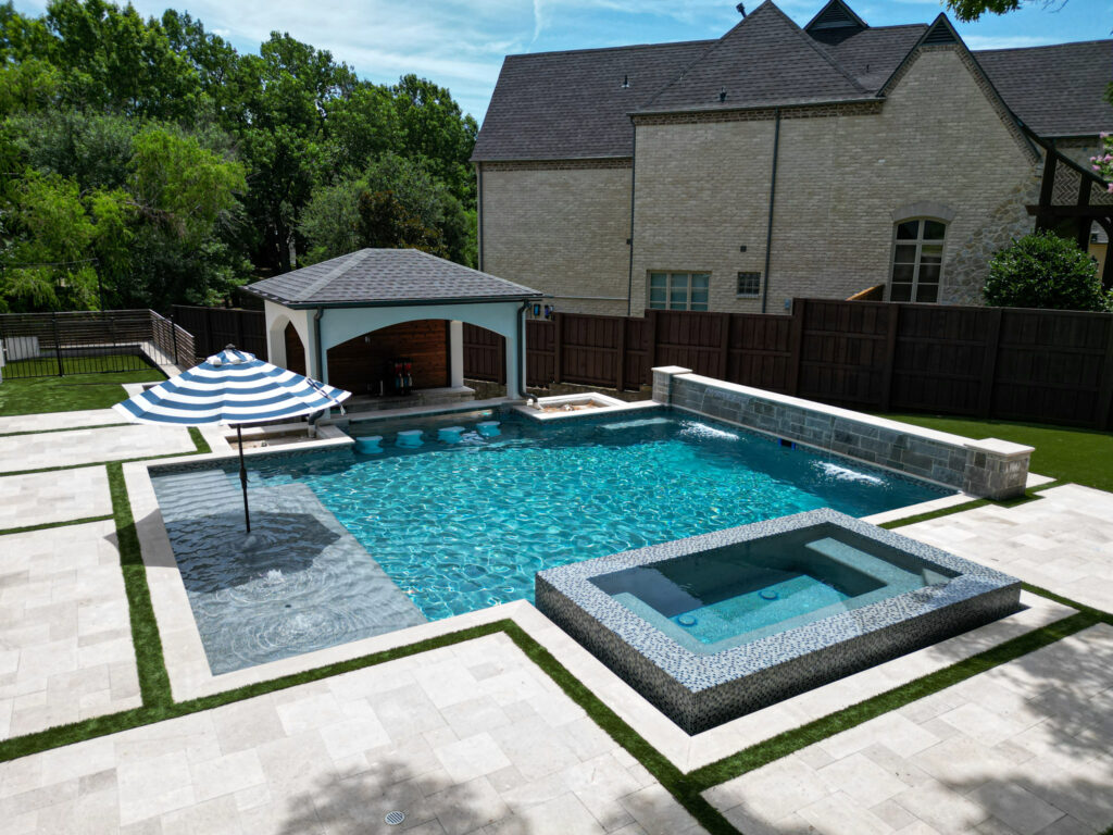 pool. hot tub, backyard, blue