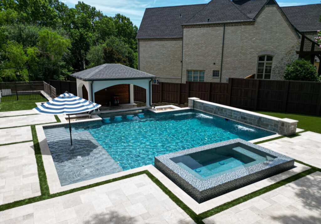 pool. hot tub, backyard, blue